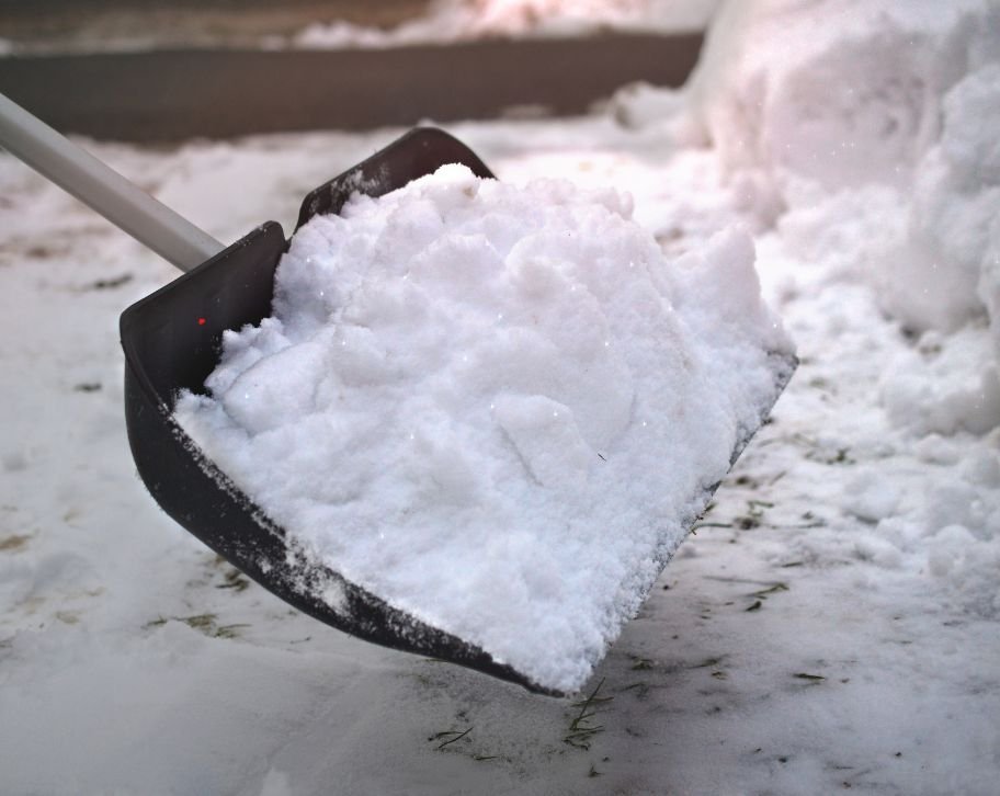 Why Is Pre-Season Snow Plowing Contract Important for Businesses