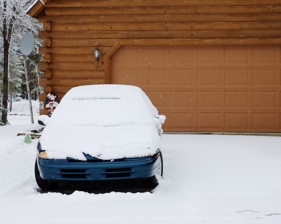 Do’s and Don’ts of Clearing Snow from Your Driveway