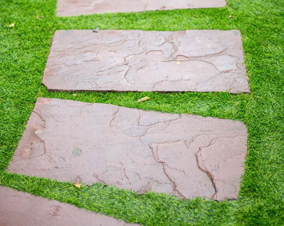 how to build a concrete stepping stone walkway 