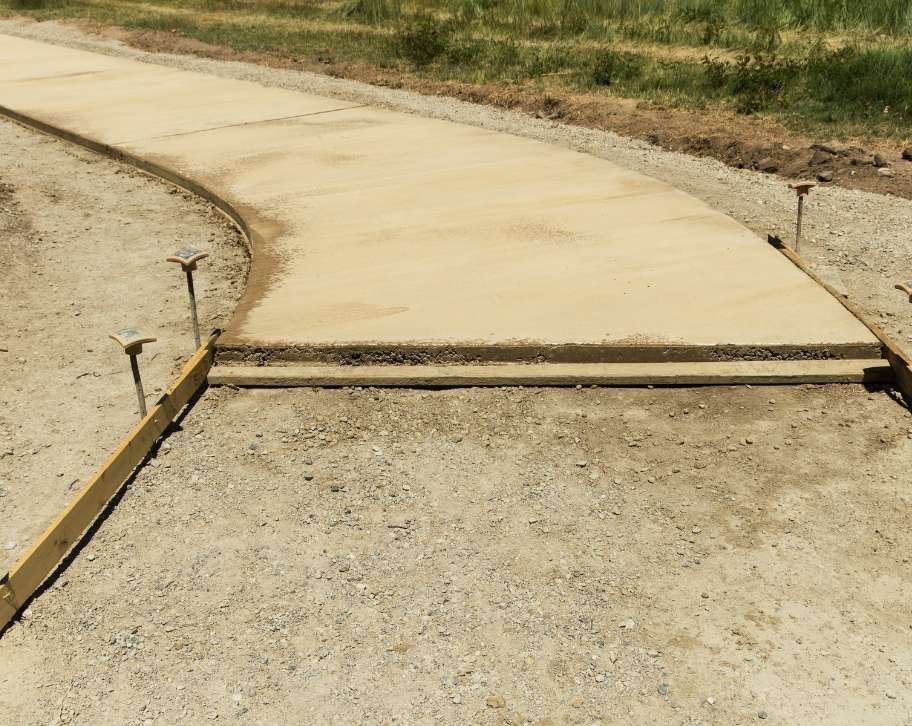 Tips to Build a Curved Concrete Walkway