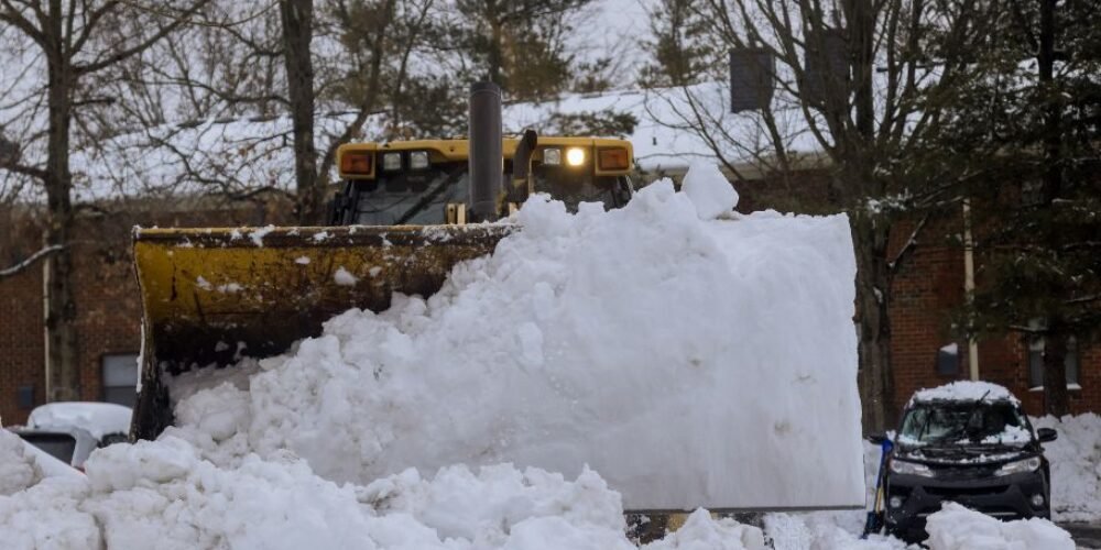 How to Handle Parked Cars During Commercial Snow Removal