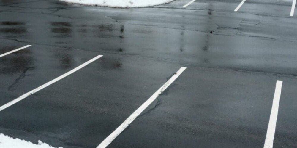 Winter parking lot maintenance tips