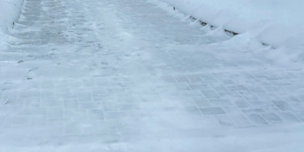 How to Protect Paver Borders and Lawn Edging During Snow Removal?